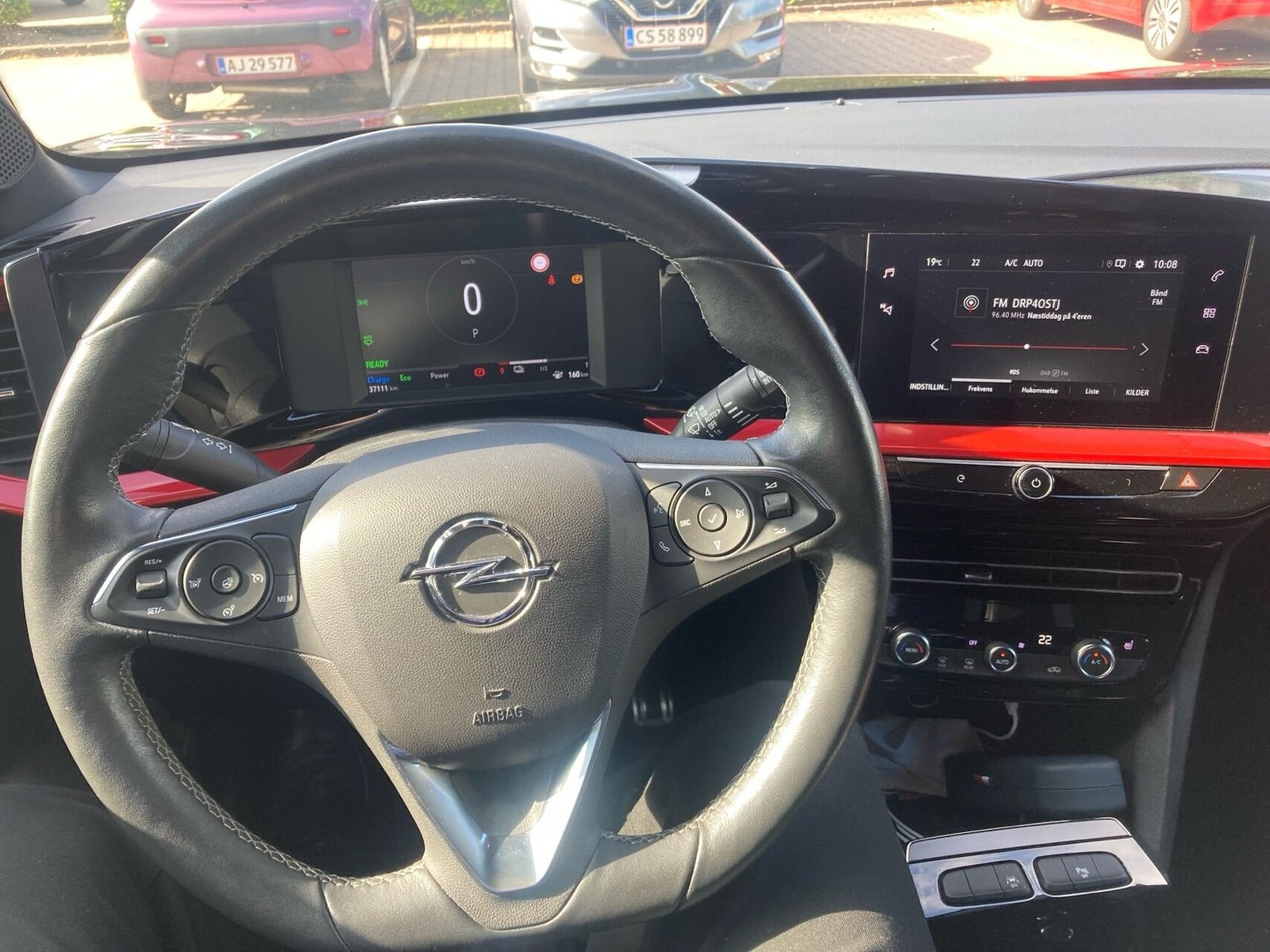 Sort Opel Mokka-e fra 2023