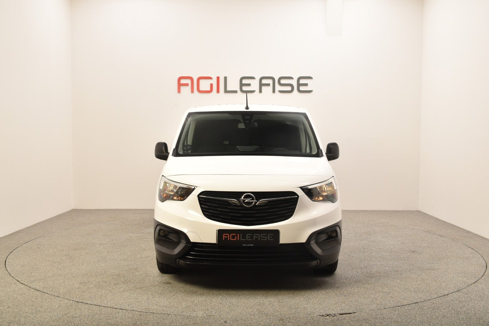 Hvid Opel Combo fra 2022