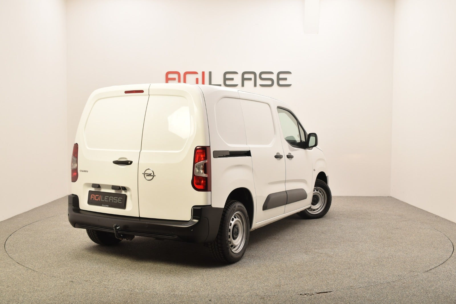 Hvid Opel Combo fra 2022