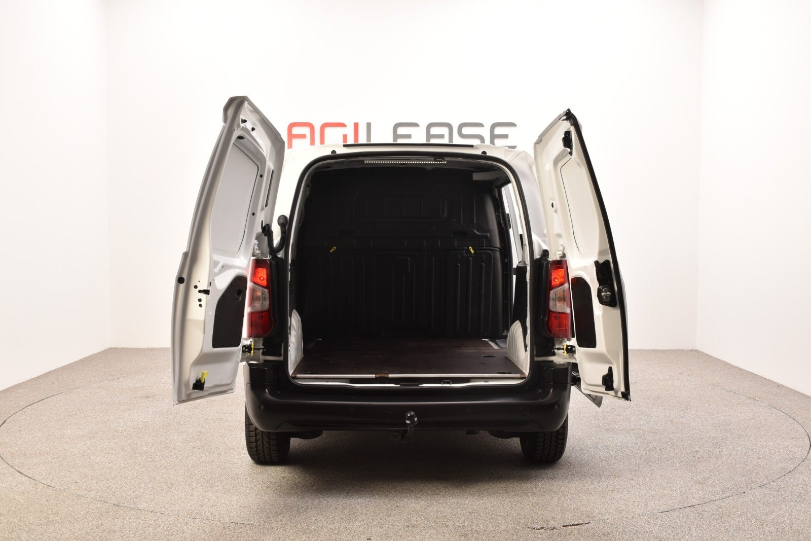 Hvid Opel Combo fra 2022