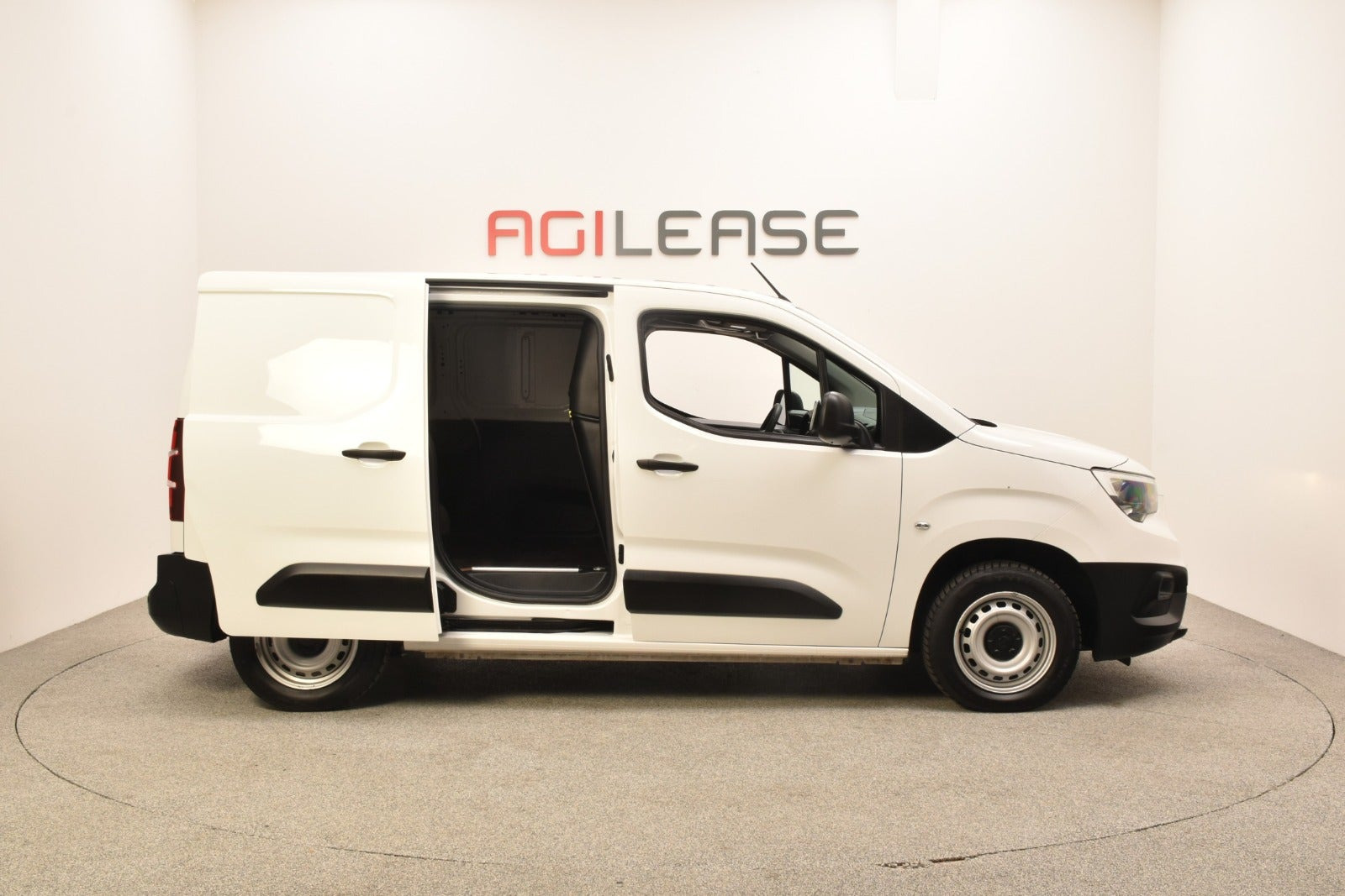Hvid Opel Combo fra 2022