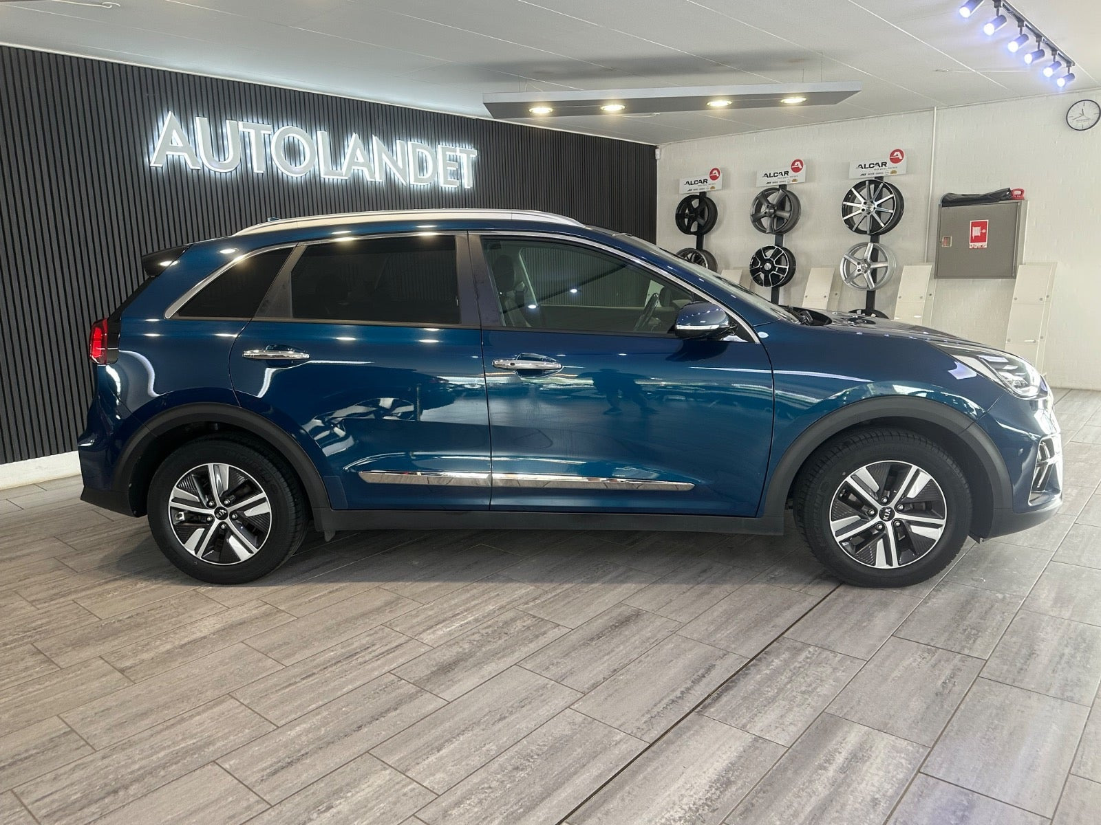 Blå Kia Niro fra 2020