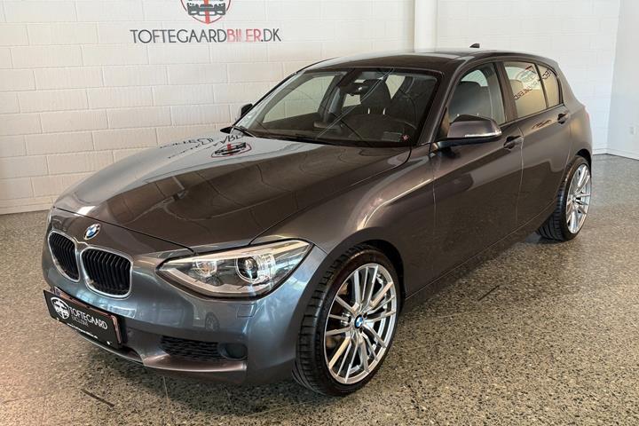 Grå BMW 120d fra 2014
