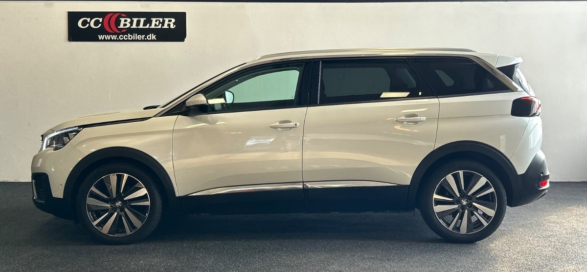 Hvid Peugeot 5008 fra 2018