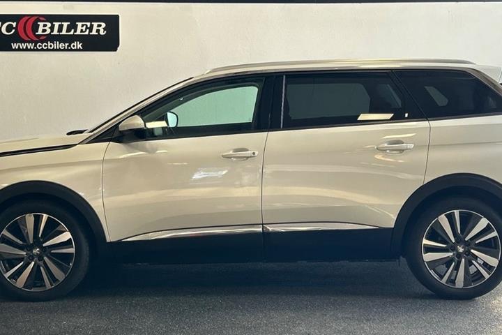 Hvid Peugeot 5008 fra 2018