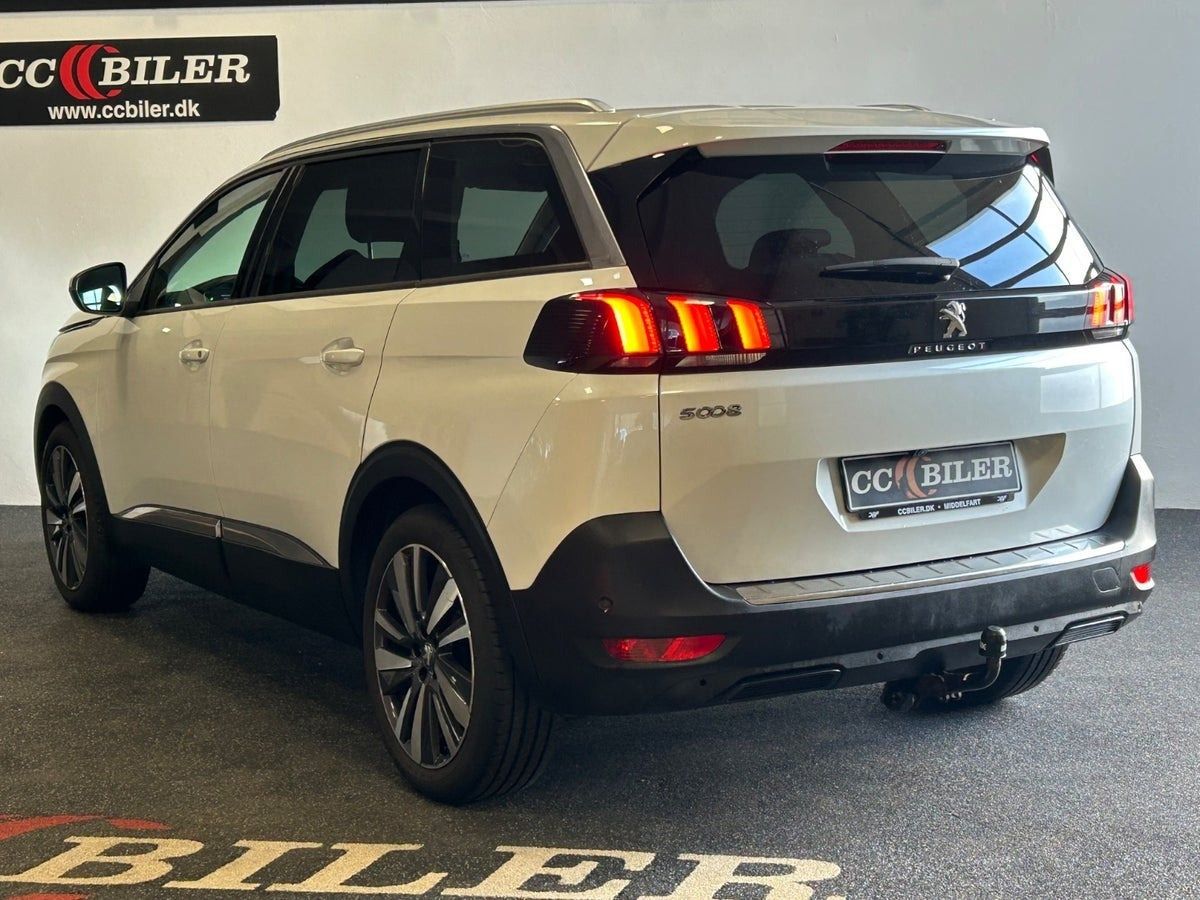 Hvid Peugeot 5008 fra 2018