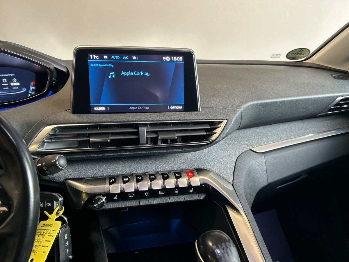 Hvid Peugeot 5008 fra 2018