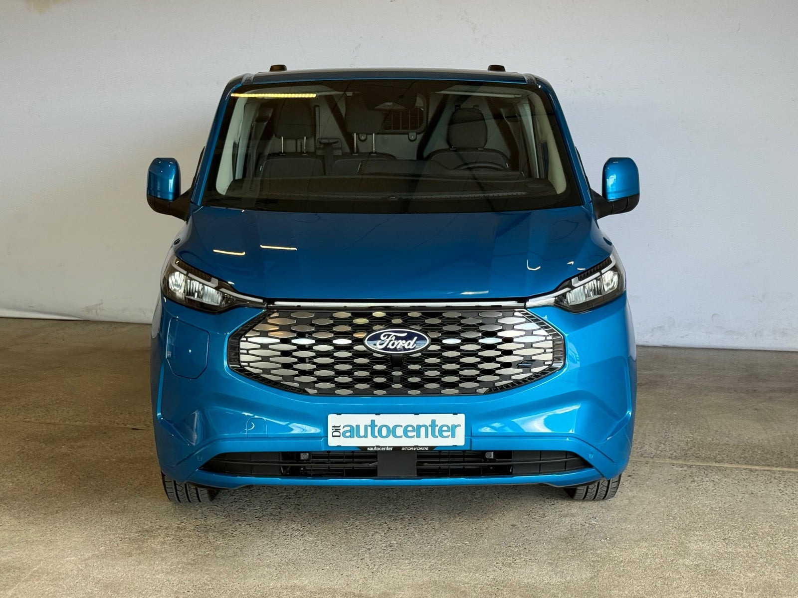 Blå Ford E-Transit Custom 320 L1 fra 2025