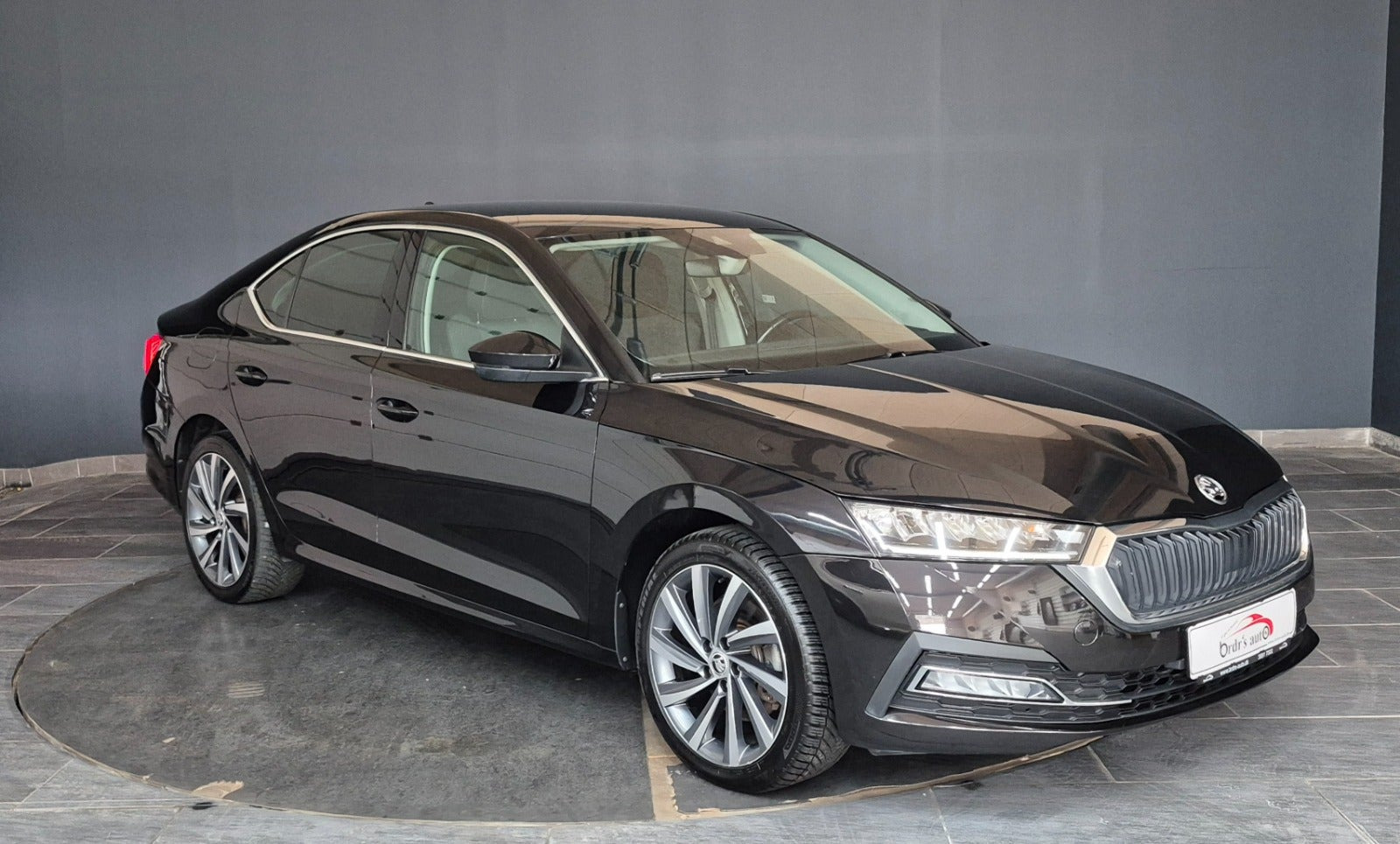 Sort Skoda Octavia fra 2022