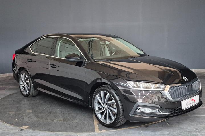 Sort Skoda Octavia fra 2022