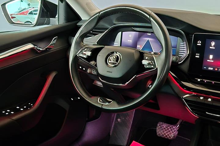 Sort Skoda Octavia fra 2022