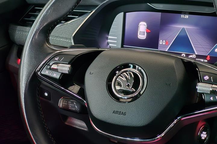 Sort Skoda Octavia fra 2022