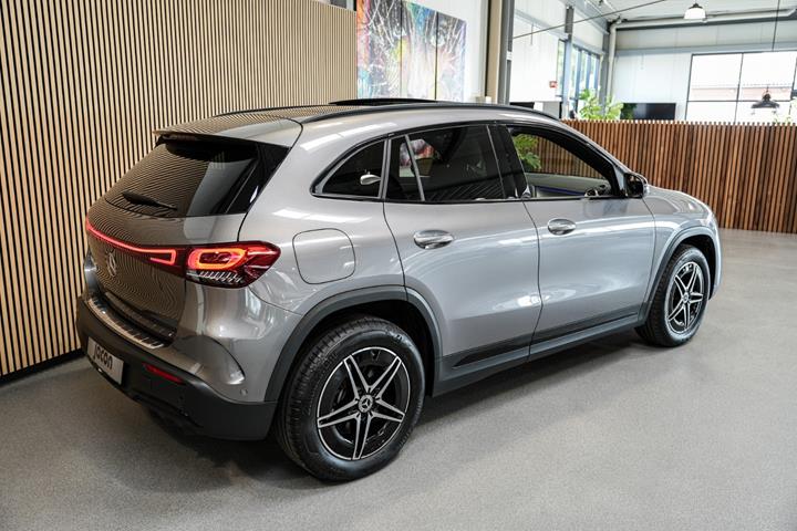 Grå Mercedes EQA250 fra 2023