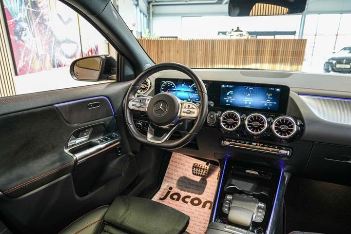Grå Mercedes EQA250 fra 2023