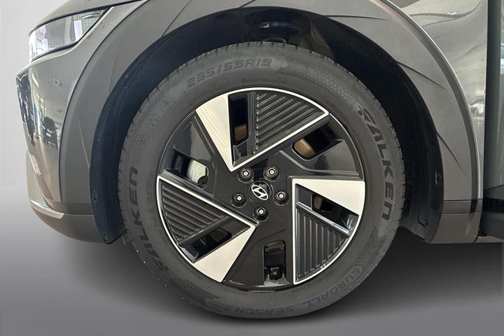 Grå Hyundai Ioniq 5 fra 2025