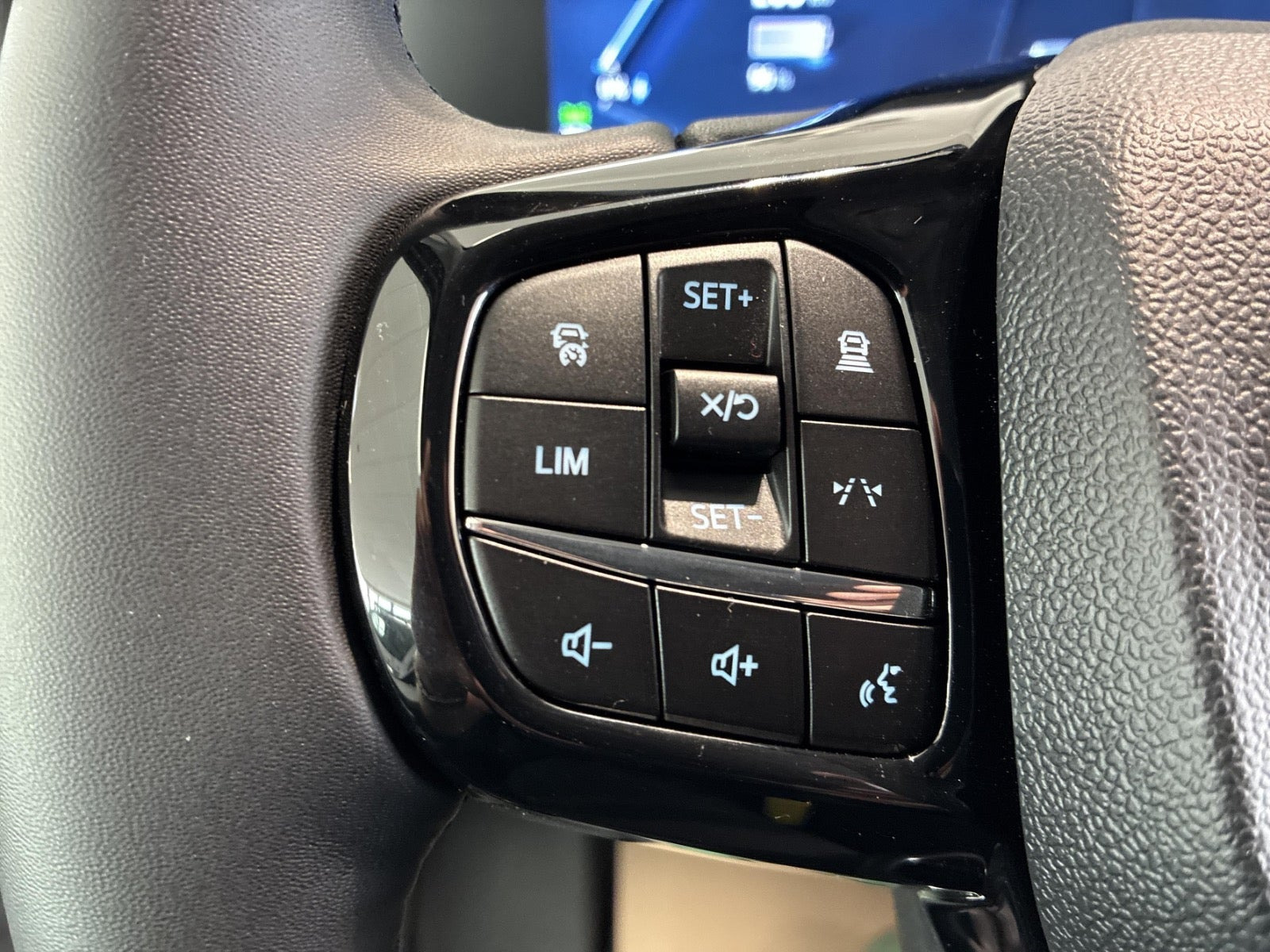 Hvid Ford E-Transit Custom 340 L2 fra 2025