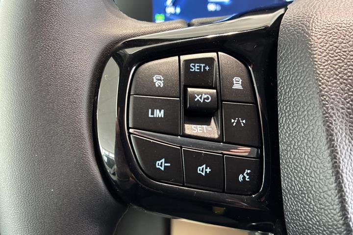 Hvid Ford E-Transit Custom 340 L2 fra 2025