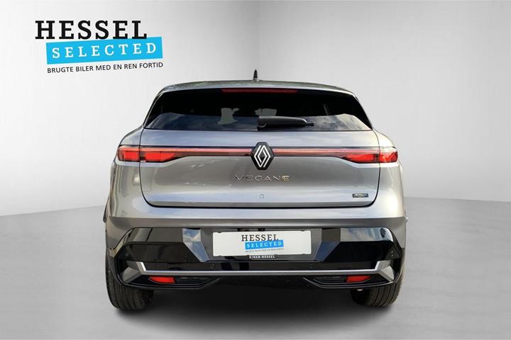 Grå Renault Megane E-Tech fra 2023