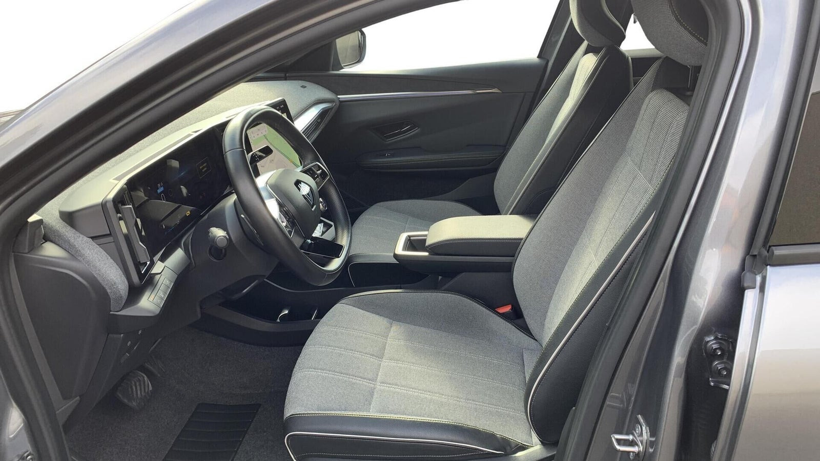 Grå Renault Megane E-Tech fra 2023