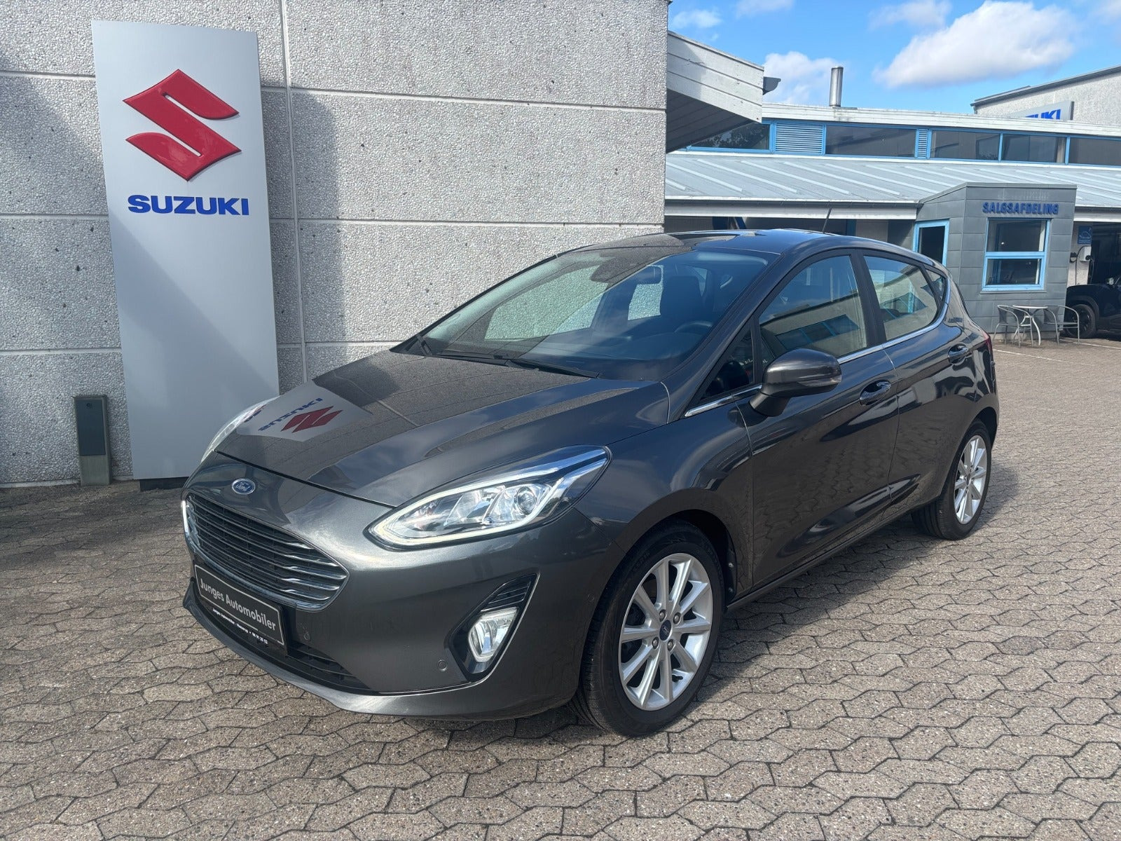 Grå Ford Fiesta fra 2020
