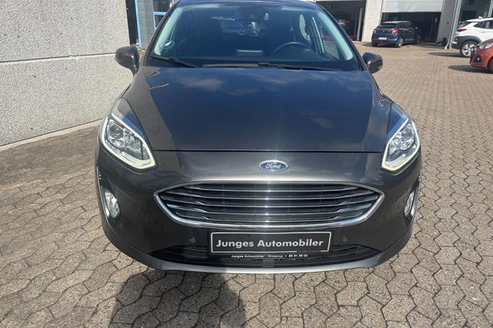 Grå Ford Fiesta fra 2020