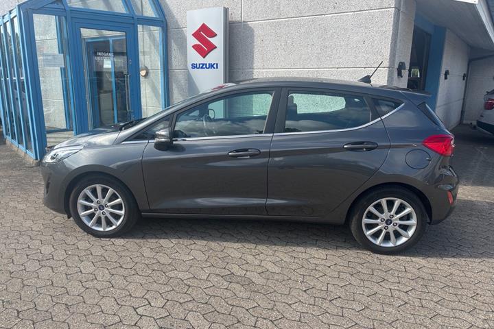 Grå Ford Fiesta fra 2020