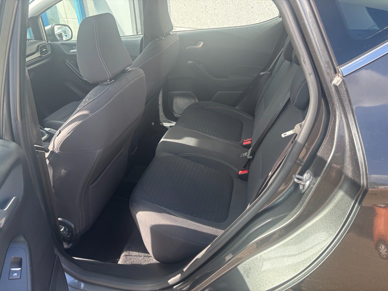 Grå Ford Fiesta fra 2020