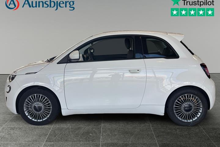 Hvid Fiat 500e fra 2022