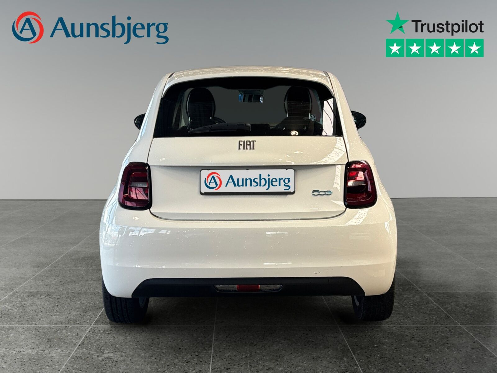 Hvid Fiat 500e fra 2022
