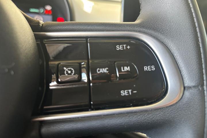 Hvid Fiat 500e fra 2022