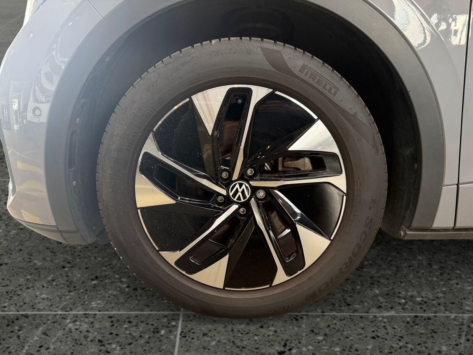 Grå VW ID.5 fra 2022