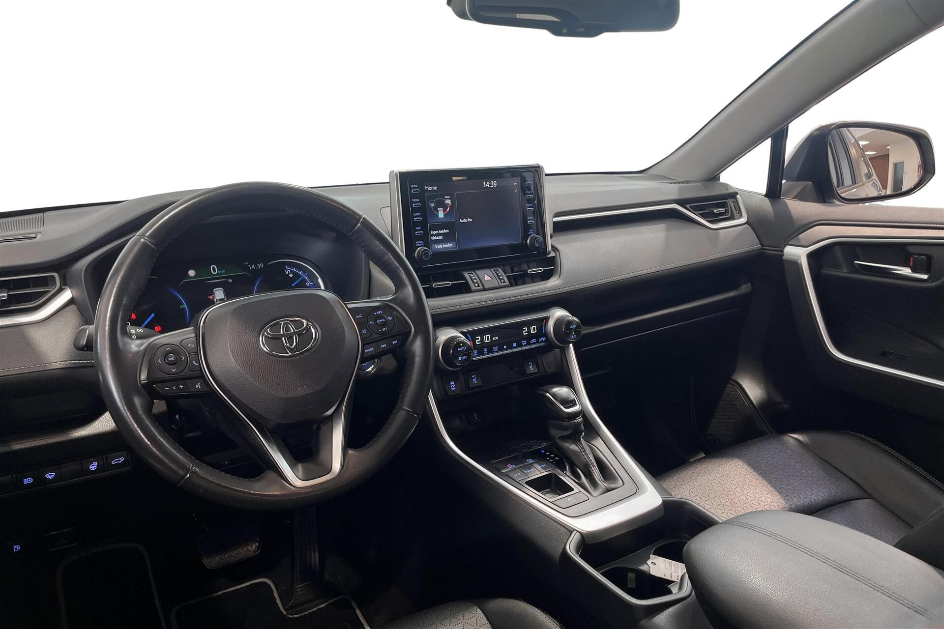 Grå Toyota RAV4 fra 2020