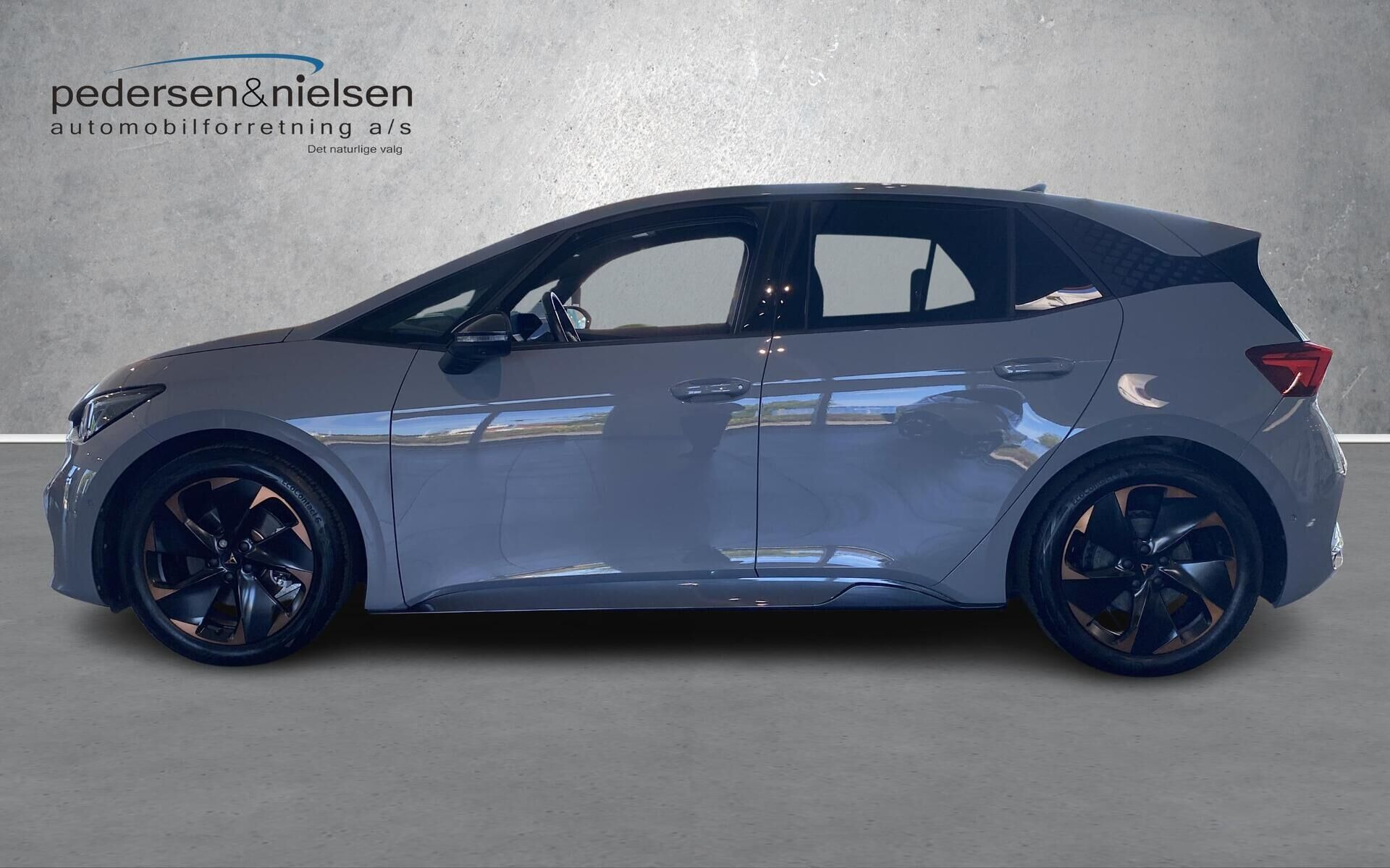 Grå Cupra Born fra 2024