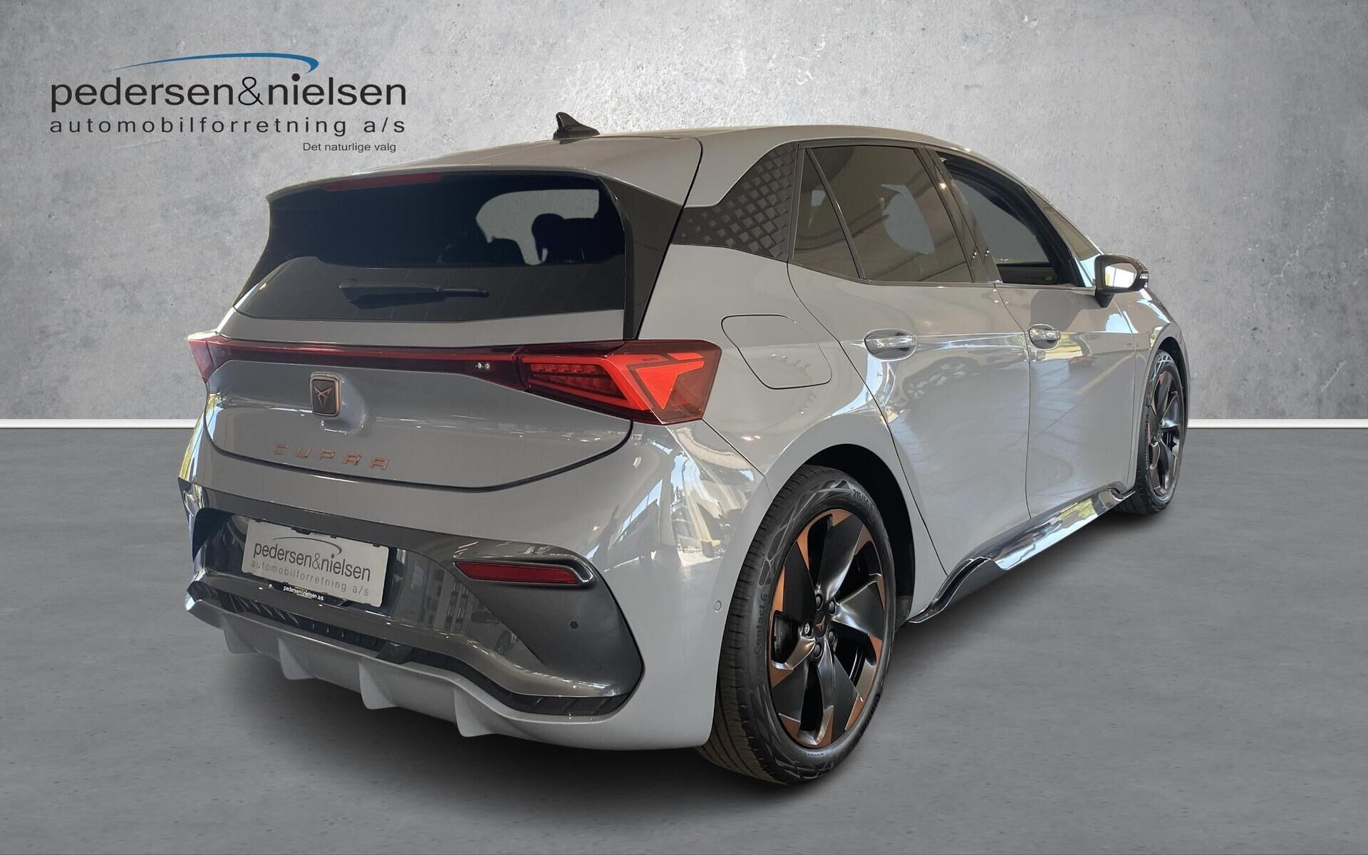 Grå Cupra Born fra 2024