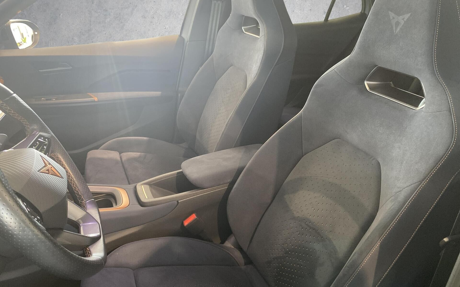 Grå Cupra Born fra 2024