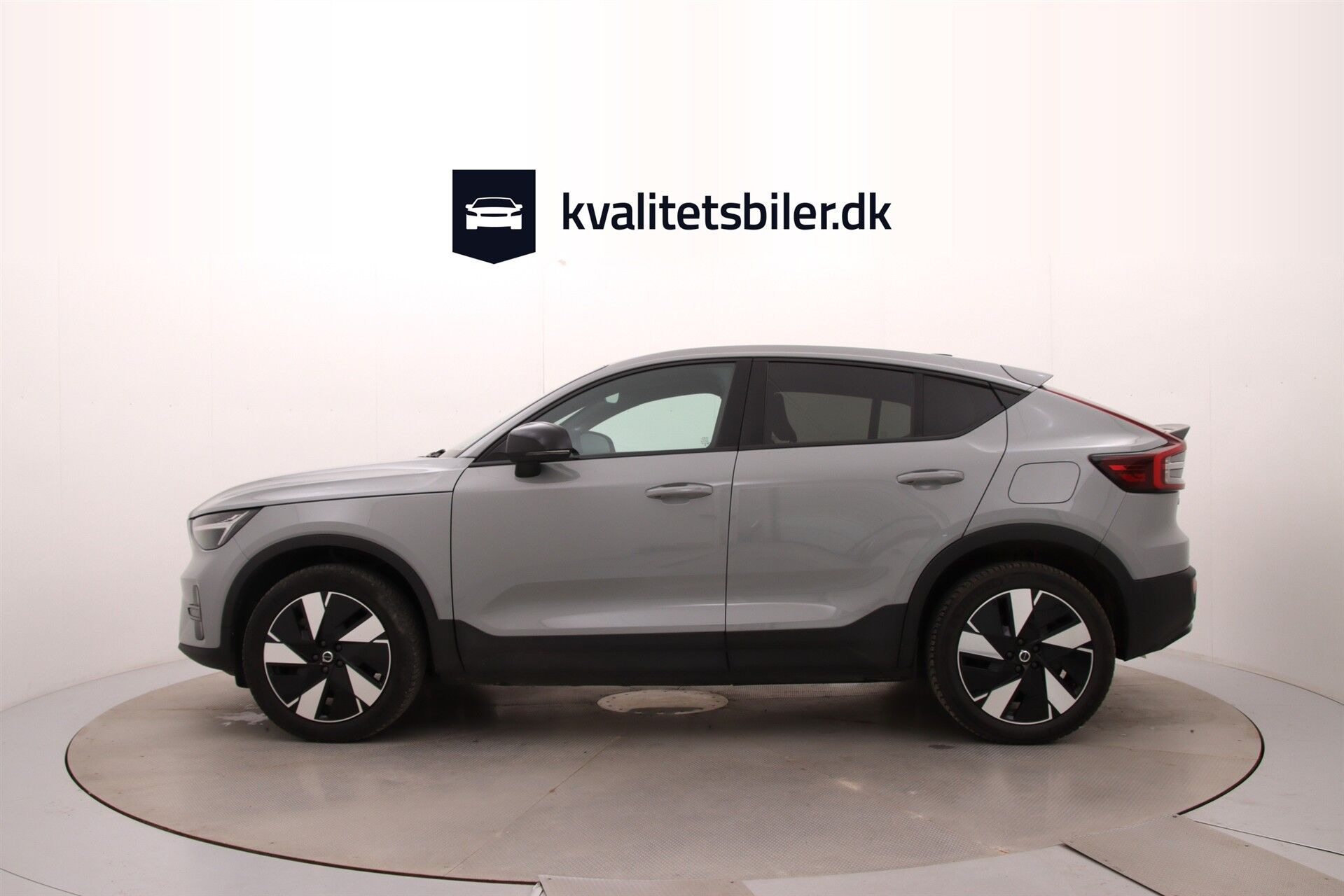 Grå Volvo C40 fra 2024