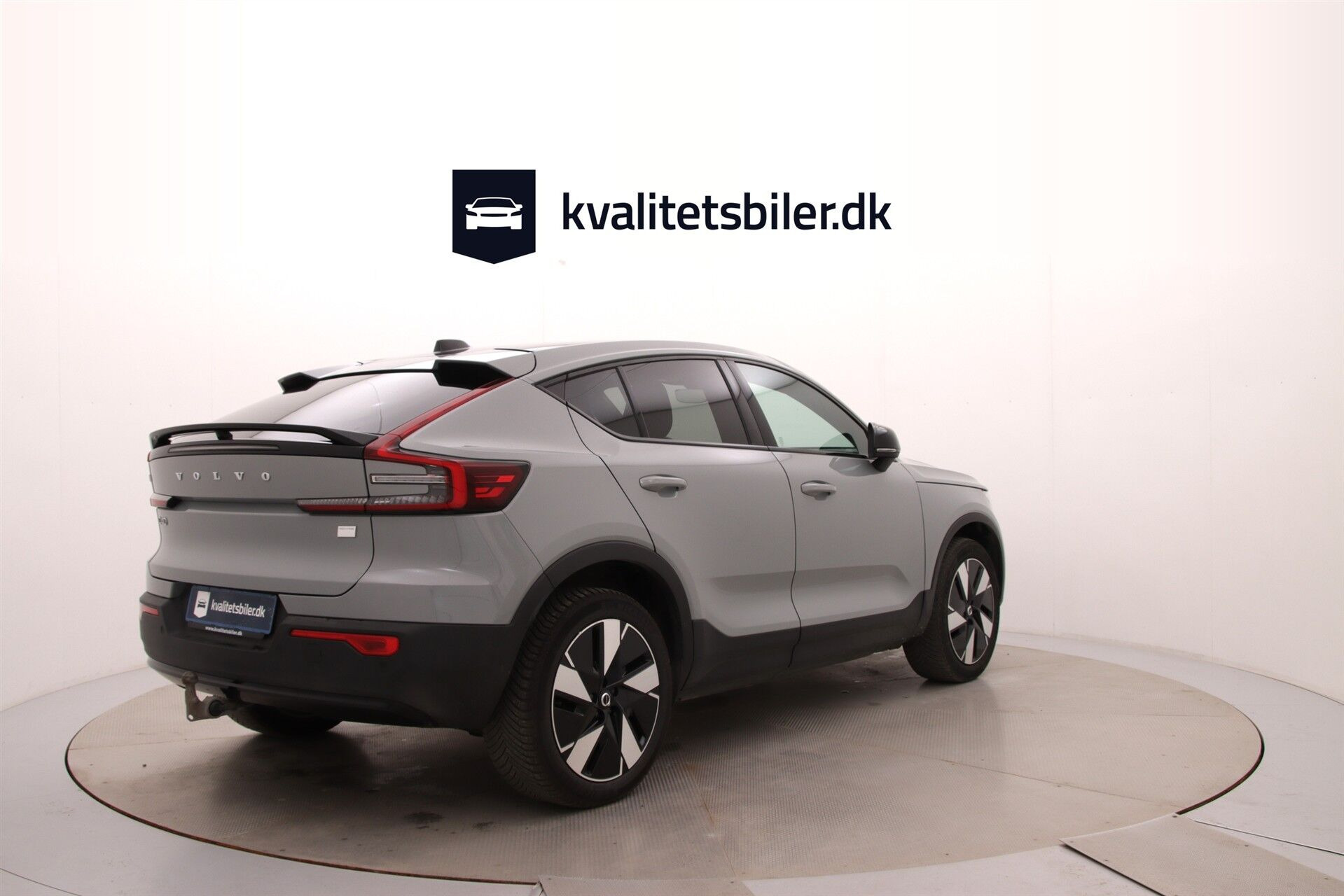 Grå Volvo C40 fra 2024