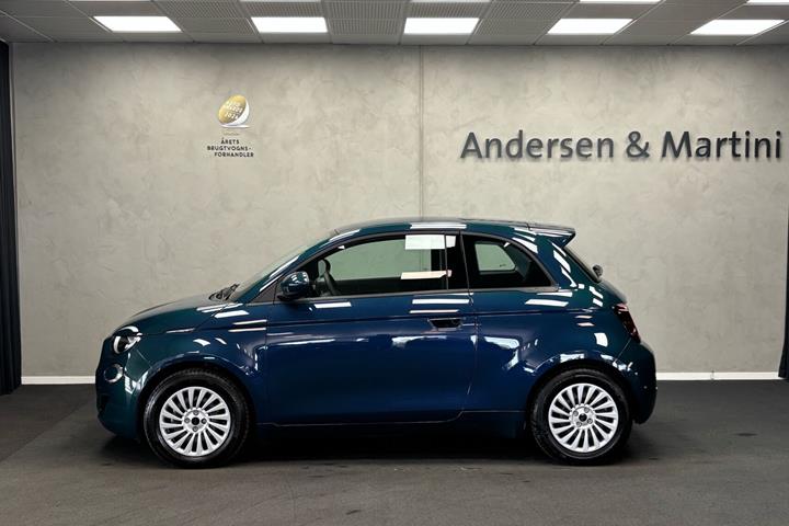 Grøn Fiat 500e fra 2023