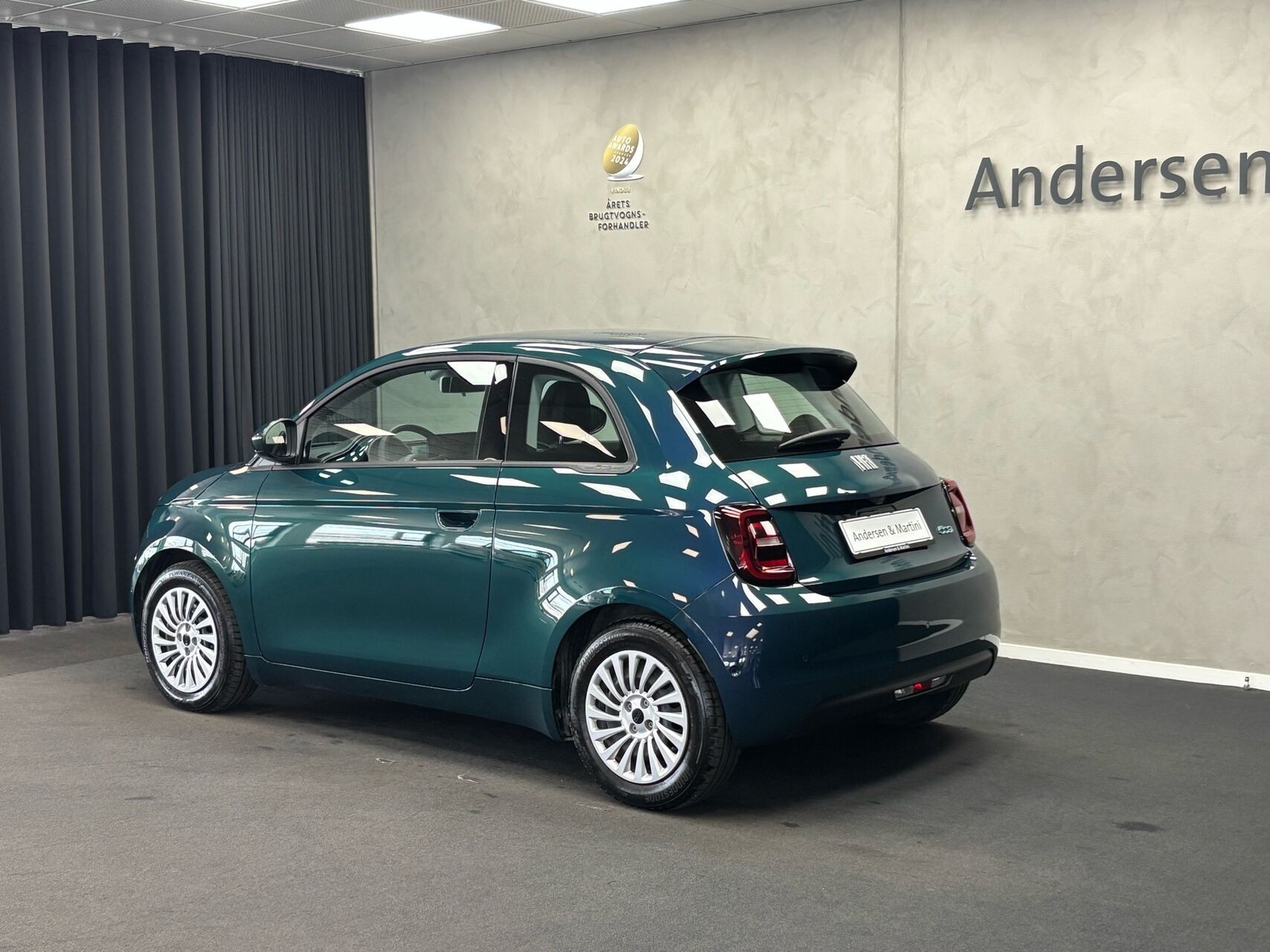 Grøn Fiat 500e fra 2023