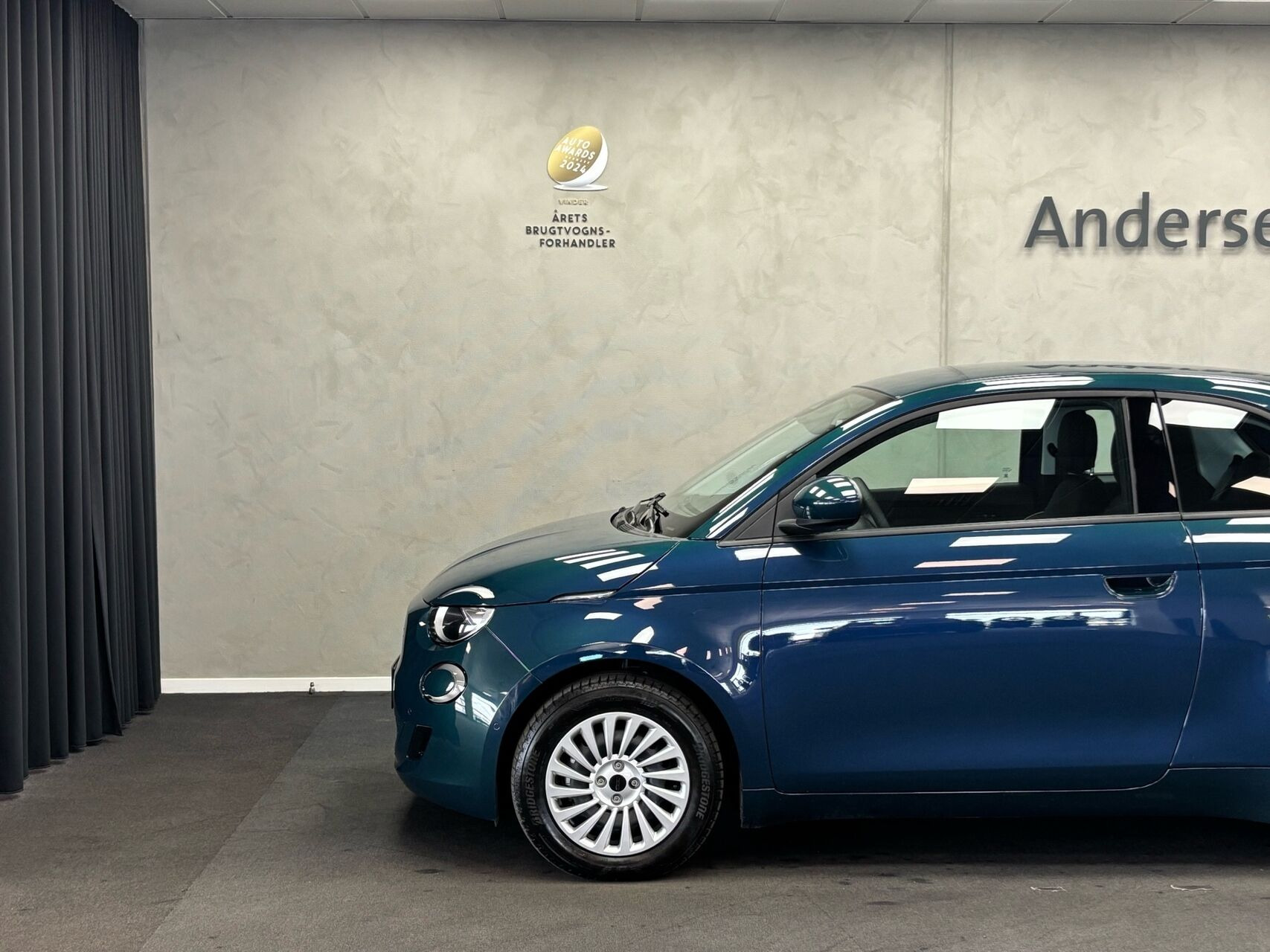 Grøn Fiat 500e fra 2023