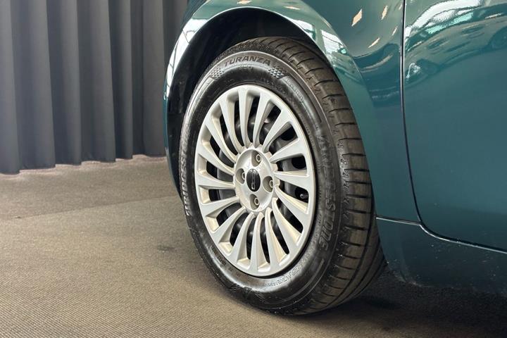 Grøn Fiat 500e fra 2023