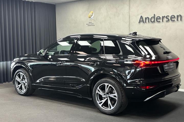 Sort Audi Q6 fra 2026
