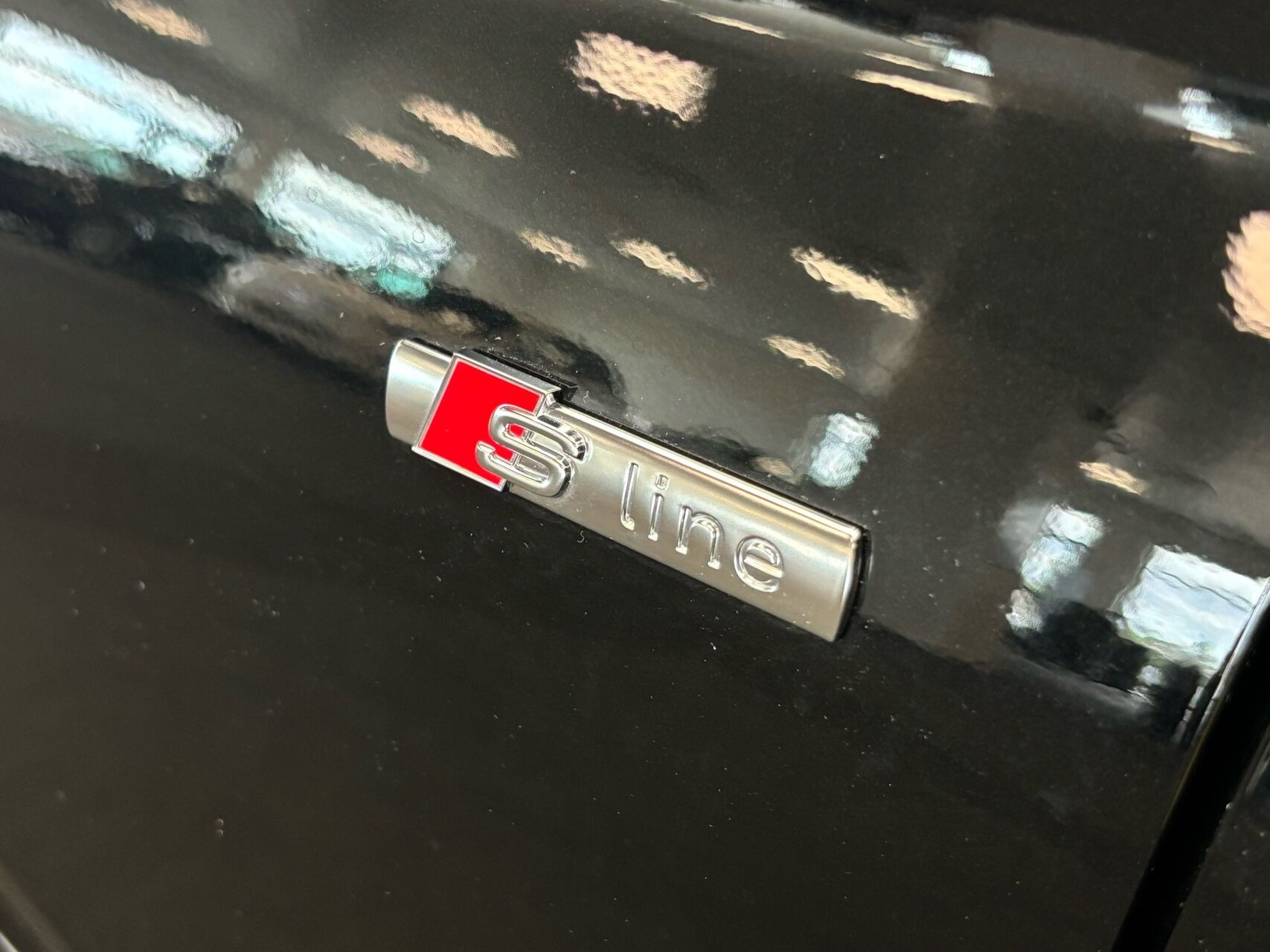 Sort Audi Q6 fra 2026