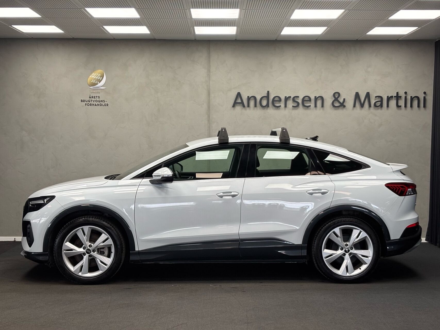 Hvid Audi Q4 fra 2022