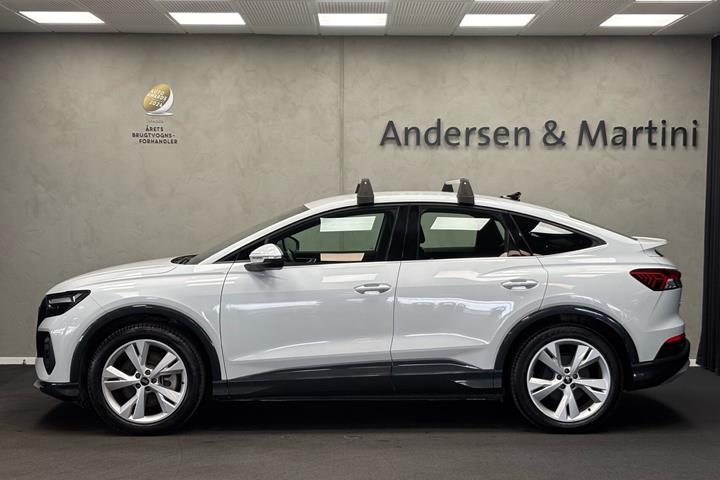 Hvid Audi Q4 fra 2022
