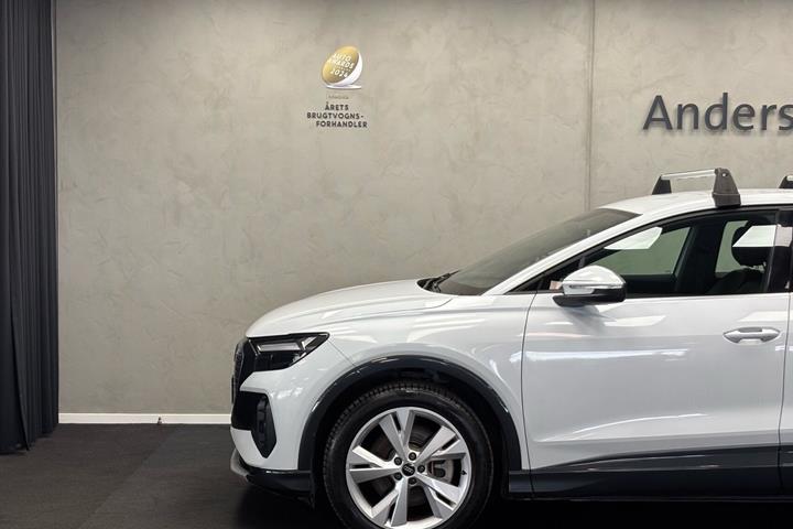 Hvid Audi Q4 fra 2022