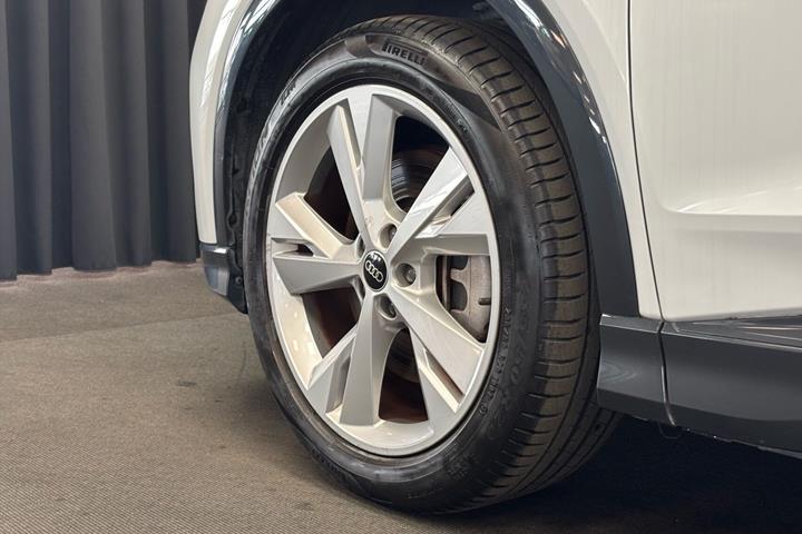 Hvid Audi Q4 fra 2022