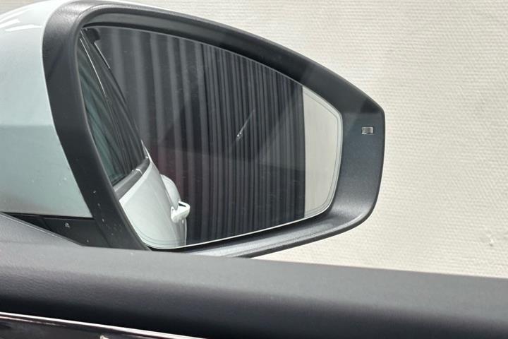 Hvid Audi Q4 fra 2022