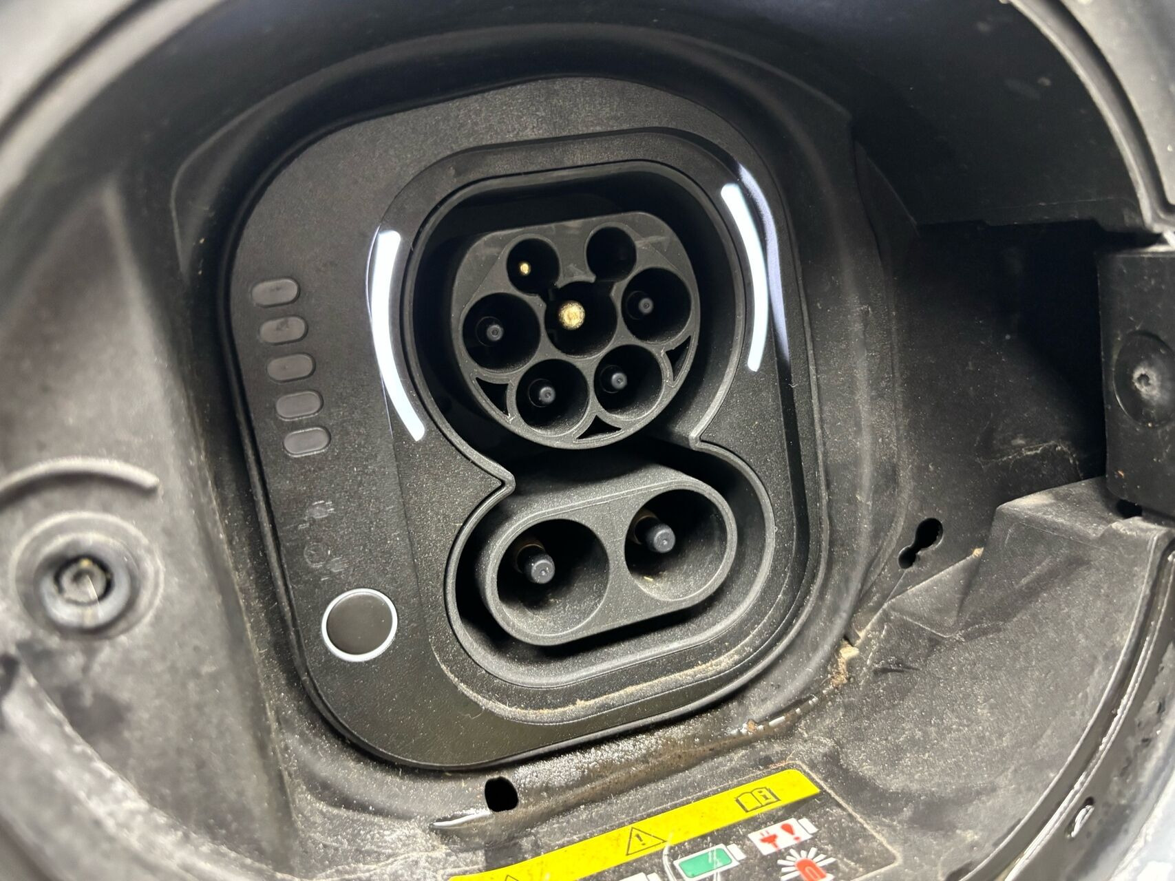 Grå Fiat 500e fra 2022