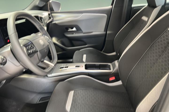Sort Opel Mokka-e fra 2025